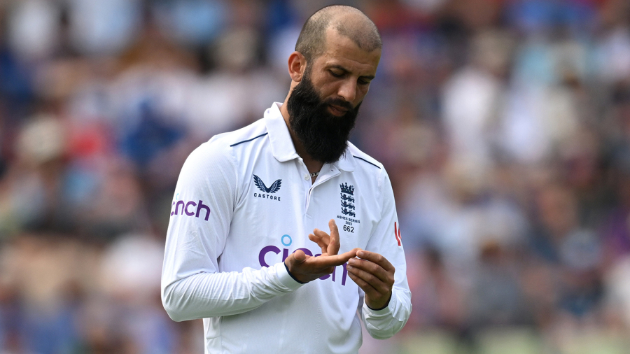 BIRMINGHAM, ENGLAND - JUNE 18: Moeen Ali of England looks at his finger after bowling during Day Three of the LV= Insurance Ashes 1st Test match between England and Australia at Edgbaston on June 18, 2023 in Birmingham, England. (Photo by Shaun Botterill/Getty Images)
