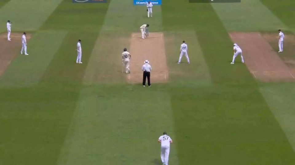 1st Ashes Test: How Usman Khawaja fell to an 'umbrella' field