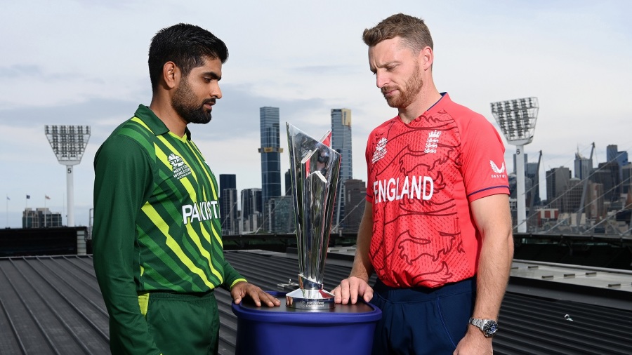 MELBOURNE, AUSTRALIA - NOVEMBER 12:  (EDITORS NOTE: This image has been retouched) In this handout provided by the International Cricket Council, Babar Azam the captain of Pakistan and Jos Buttler the captain of England pose with the trophy on the roof of the MCG during a Captain's Media Opportunity ahead of the ICC Men's T20 World Cup match between Pakistan and England at Melbourne Cricket Ground on November 12, 2022 in Melbourne, Australia. (Photo by Quinn Rooney-ICC/ICC via Getty Images)