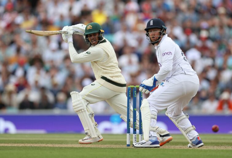 LONDON, ENGLAND - JULY 30: Usman Khawaja of Australia bats as Jonny Bairstow of England keeps wicket during Day Four of the LV= Insurance Ashes 5th Test match between England and Australia at The Kia Oval on July 30, 2023 in London, England. (Photo by Ryan Pierse/Getty Images)