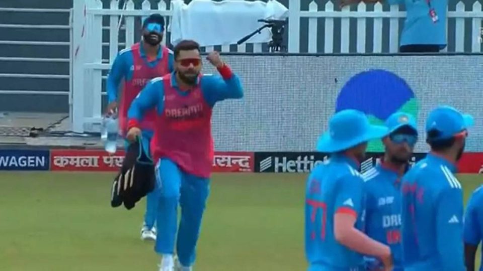 WATCH: Animated Kohli enjoys serving drinks to India players